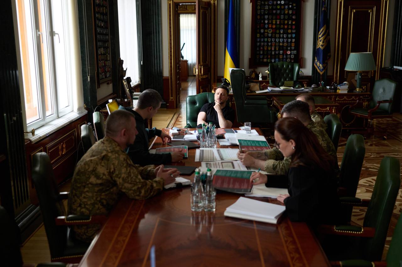 Президент оголосив про початок реформи армії та збільшення виплат військовим: піхотинцям обіцяють до 400 тис. грн