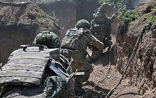 Щоб "промацати" оборону: на Сіверському напрямку росіяни продовжують штурми малими групами, – військовий