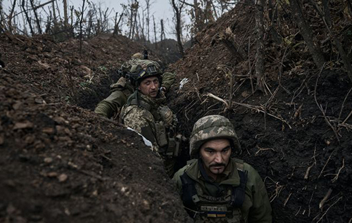 Людські ресурси стали останнім викликом для України у тривалій війні з РФ, – FT