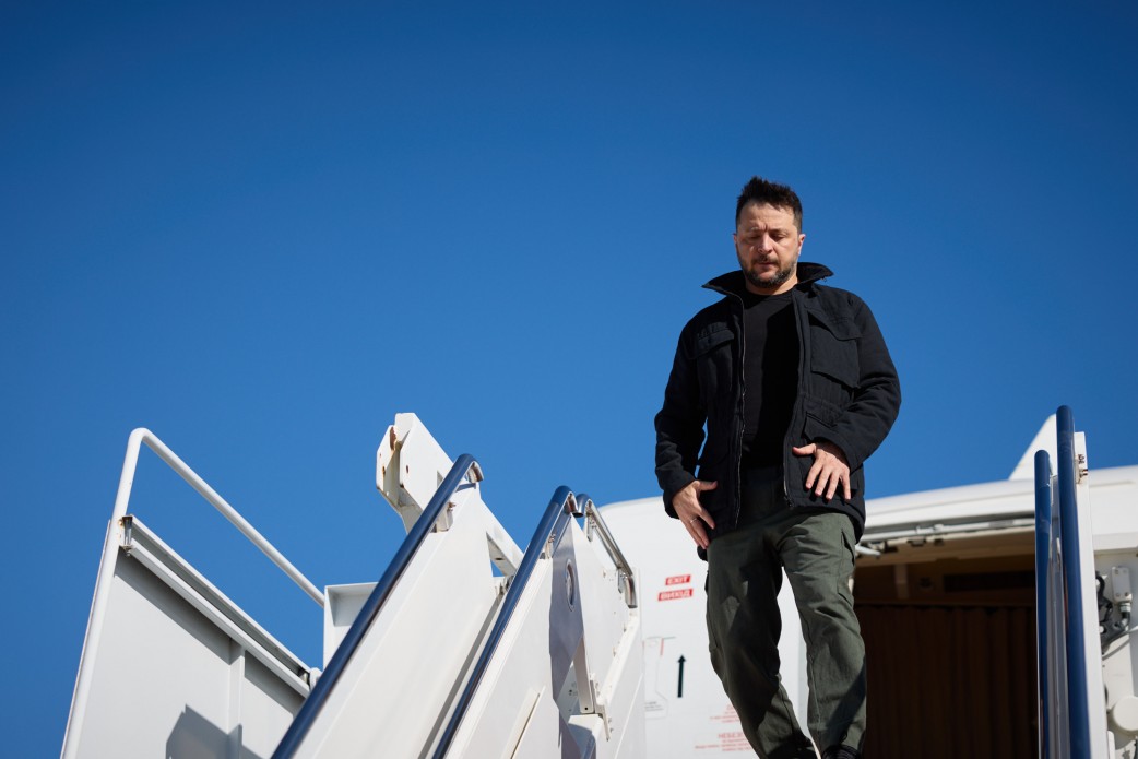 Зеленський та його команда були здивовані розмовою Трампа з Путіним та анонсом зустрічі в Угорщині – Axios