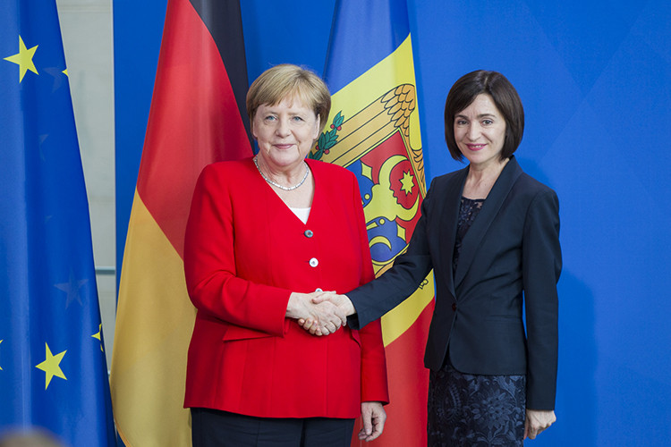 Меркель и Санду