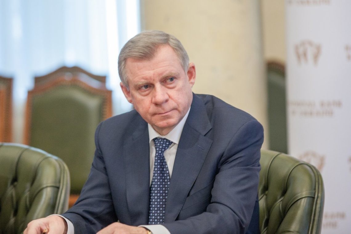 Голова НБУ Яків Смолій подав у відставку через систематичний політичний тиск