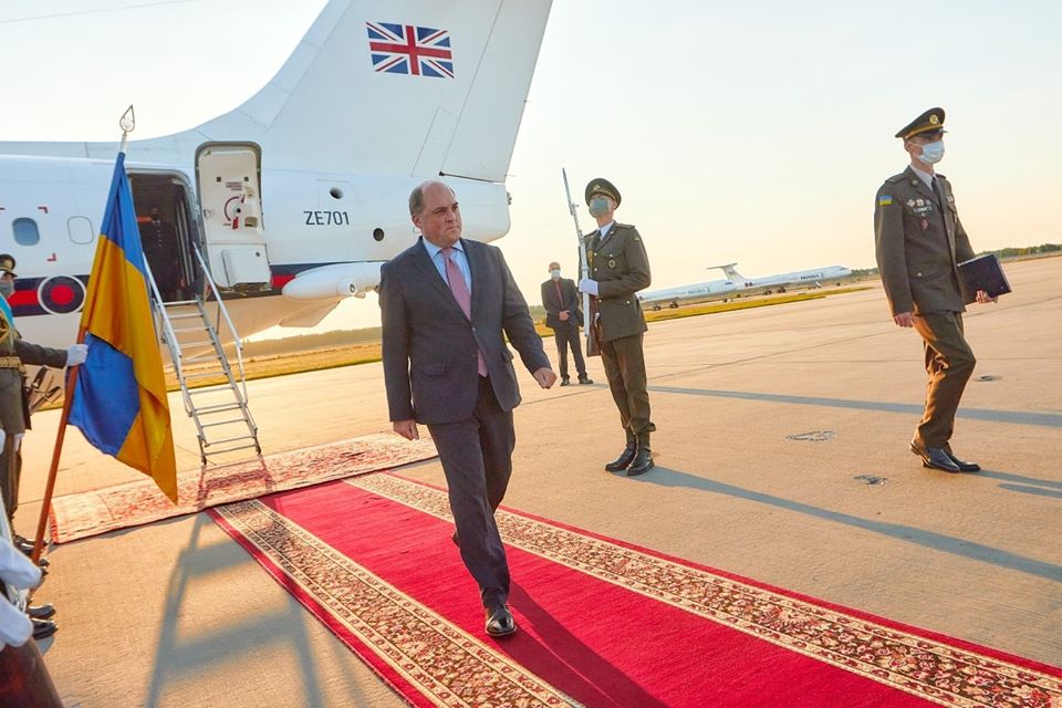 Міністр оборони Великої Британії прибув до Києва з офіційним візитом
