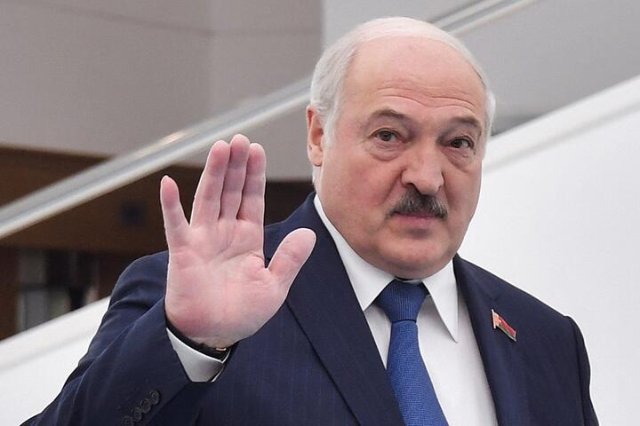 Лукашенко назвав заяви про український контрнаступ дезінформацією