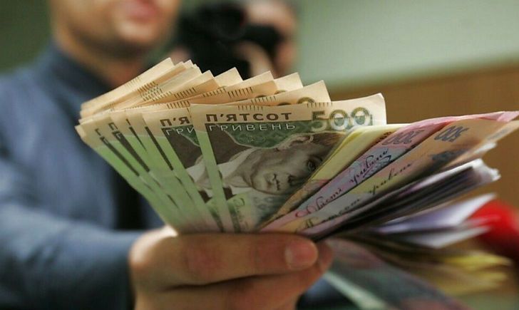 З 1 січня 2020 року в Україні підвищено на півтисячі гривень рівень мінімальної зарплати