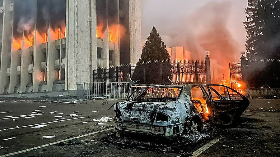 В охопленому протестами Алмати застрягли українці