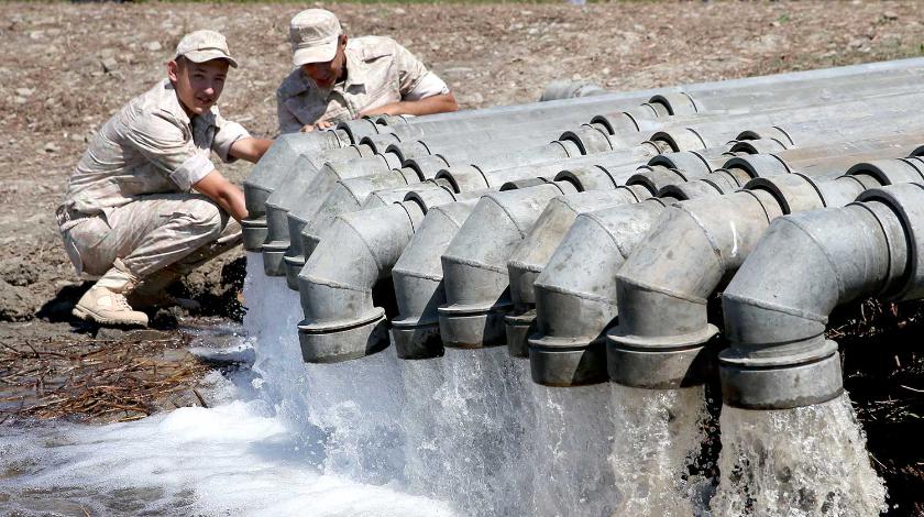 Посуха в Криму. Окупанти проклали 900 км труб, аби врятувати Сімферополь