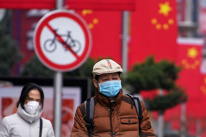 Китай на початку пандемії приховував частину інформації про зараження та смертність від коронавірусу — CNN