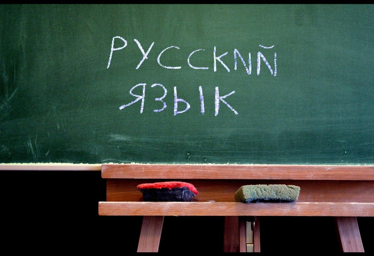 Втрутилась ОПЗЖ: школа у Чернівцях залишила російську мову у навчанні
