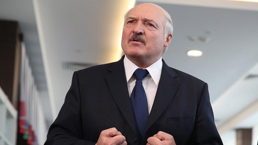 Лукашенко розповів про свої дивні сни, в яких він доїть корів. ВІДЕО