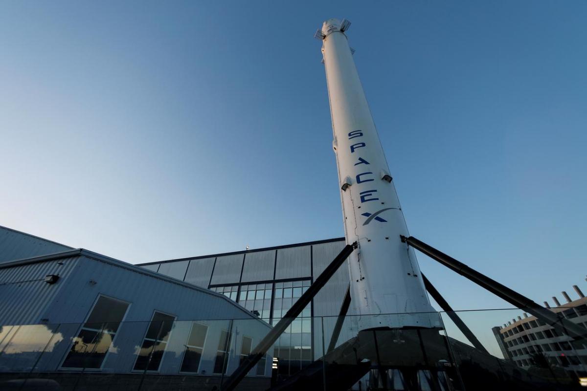 SpaceX запустила ракету з рекордною кількістю супутників Starlink. ВІДЕО