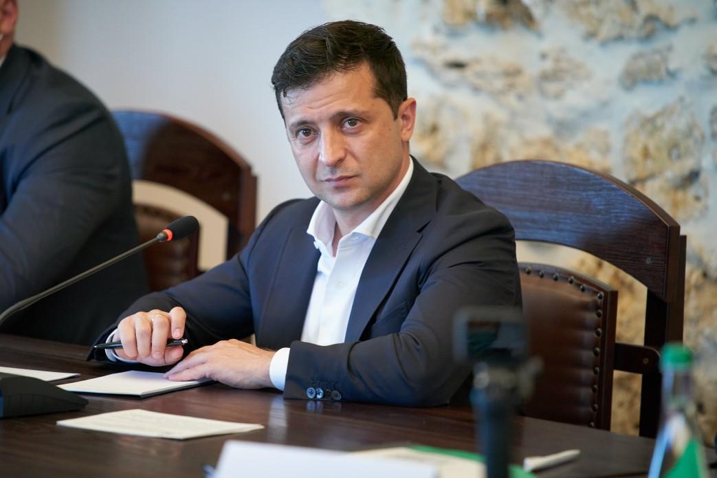 Зеленський скликав термінове закрите засідання РНБО через скандальне рішення КСУ