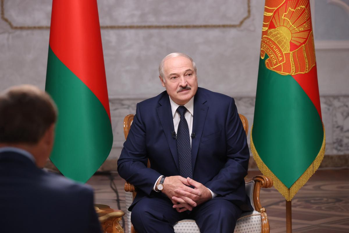 Лукашенко заявил, что не выдал бы Украине "вагнеровцев" и рассказал, как его сын извинялся перед ними