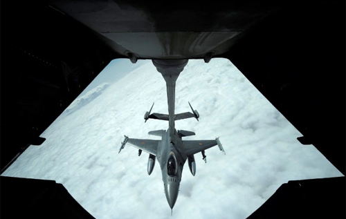 Військовий експерт назвав труднощі з наданням Україні винищувачів F-16