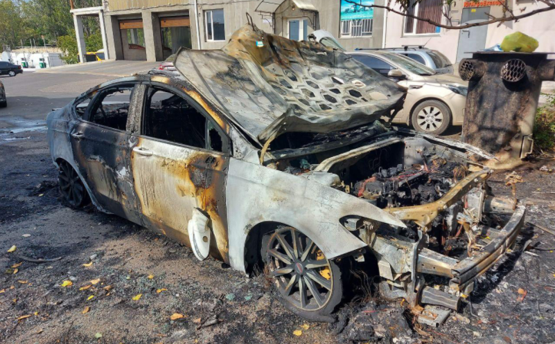 У Миколаєві спалили автомобіль кандидата у депутати від "Слуги народу". ФОТО