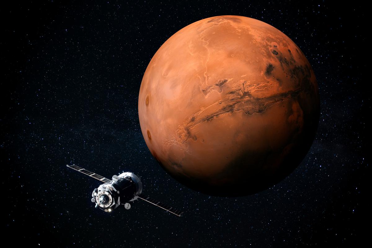 Вчені знайшли значні обсяги льоду під поверхнею Марса