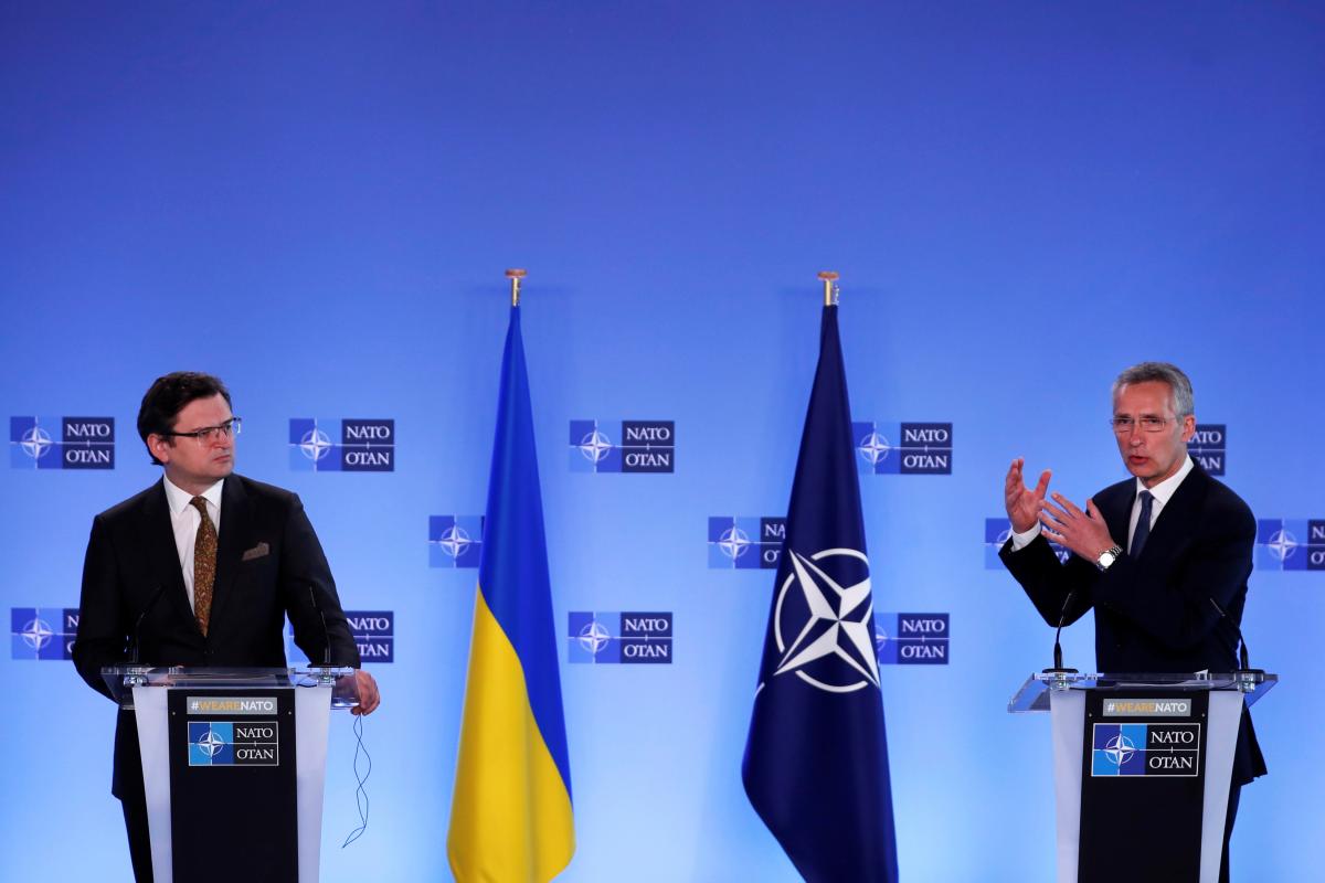 Генсек НАТО закликав РФ припинити нарощування військ біля кордонів України    