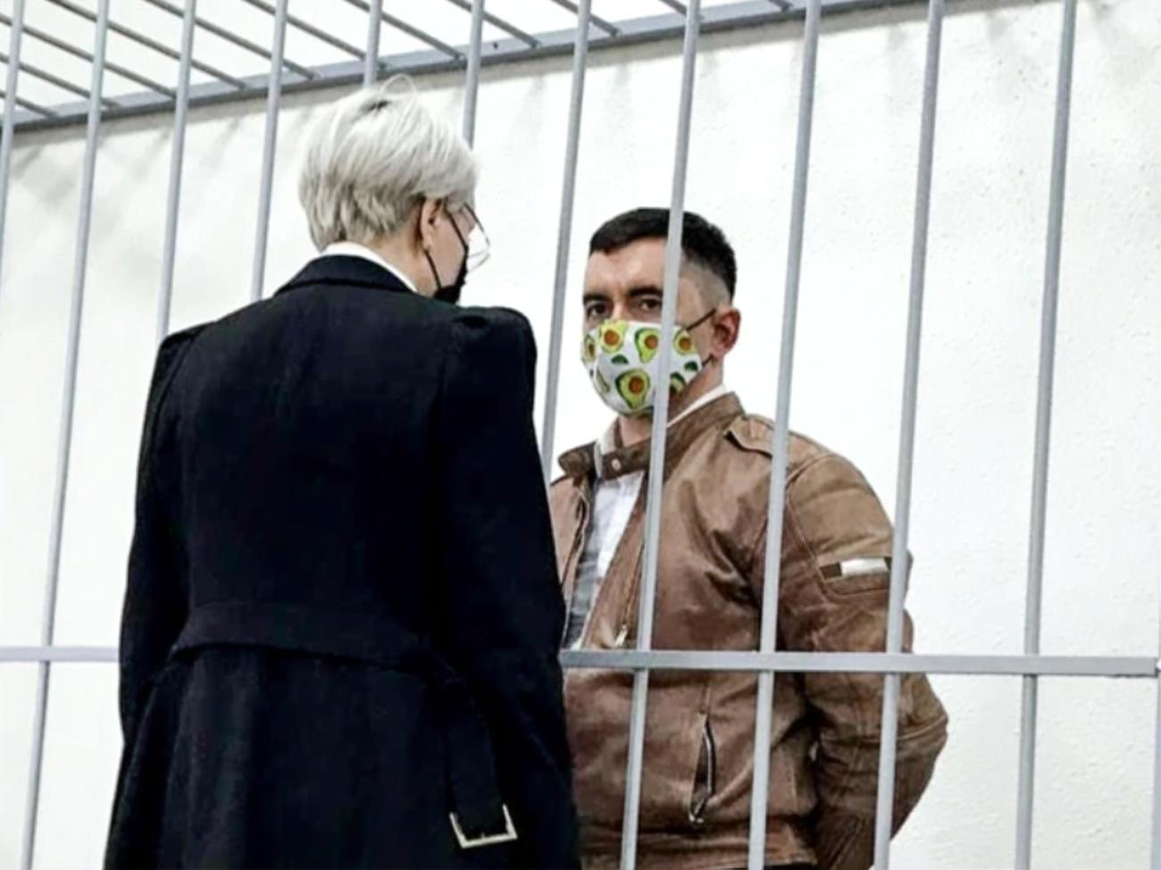 Белорусского политзаключенного Латыпова, который пытался покончить с собой в зале суда, приговорили к 8,5 годам колонии