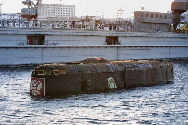 Російський адмірал стверджує, що "Курськ" затонув через зіткнення з підводним човном НАТО