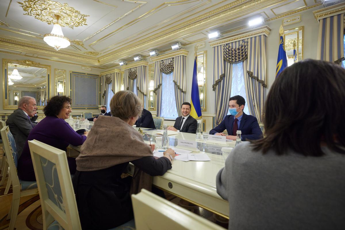 Зеленський провів зустріч з послами G7 і Євросоюзу в Україні