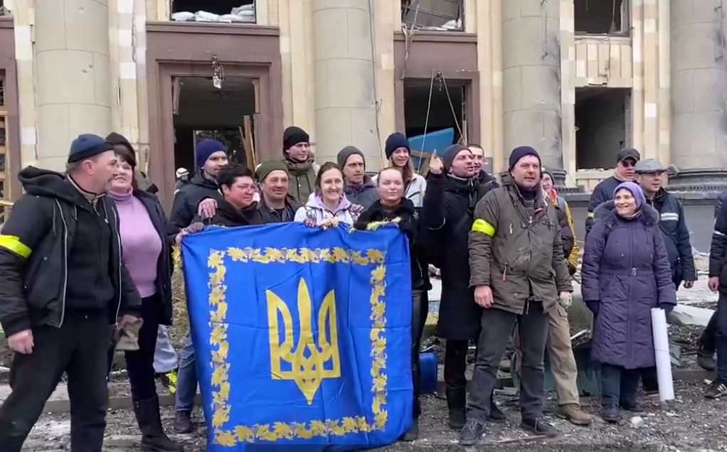Харків’яни передали окупанту вітання з-під знищеної будівлі ОДА на майдані Свободи. ВІДЕО