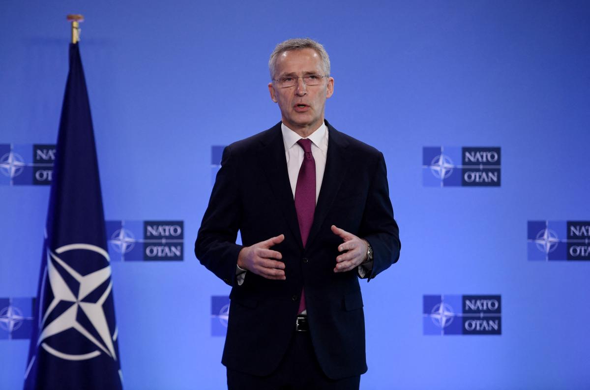 НАТО закликає Путіна припинити війну проти України і вивести усі війська без умов