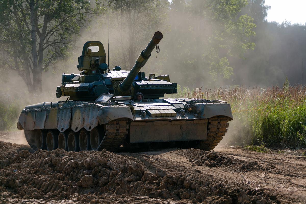 Т-80: що це за танк, які РФ масово везе ешелонами для поповнення своїх втрат