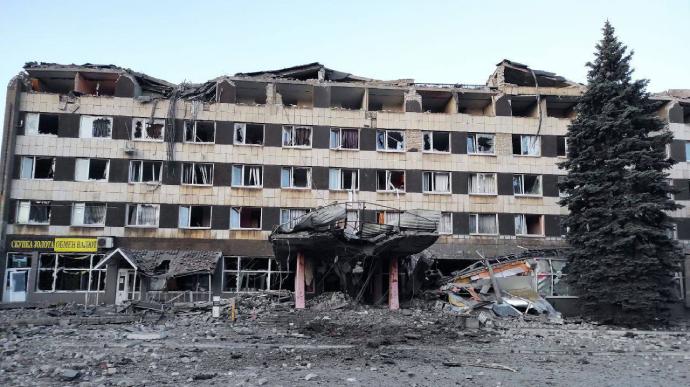 ЗСУ ліквідували 100 росіян у готелі на Луганщині – СтратКом