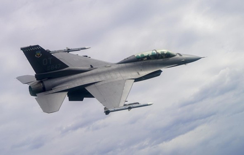 Демократи та республіканці об'єдналися у питанні постачання Україні F-16, – Politico