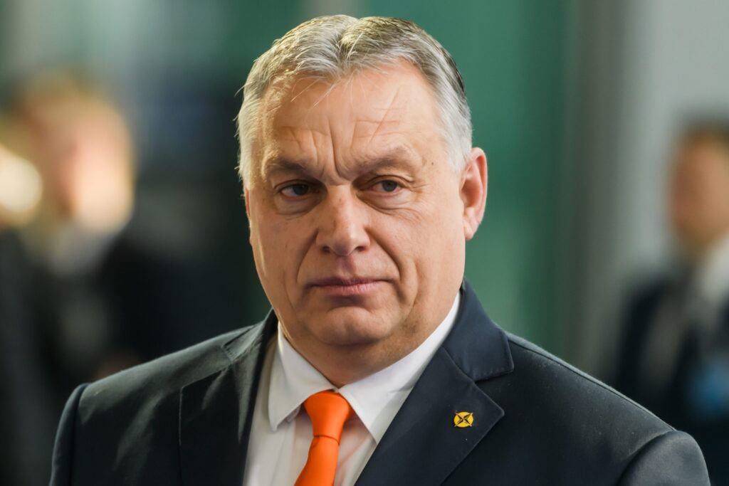 Орбан після зустрічі з Путіним почав без перевірок впускати росіян в ЄС: нові можливості отримали також шпигуни та диверсанти
