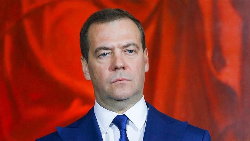 Хамство та істерика. Медведєв почав погрожувати Великій Британії через допомогу Україні та назвав її «одвічним ворогом» Росії