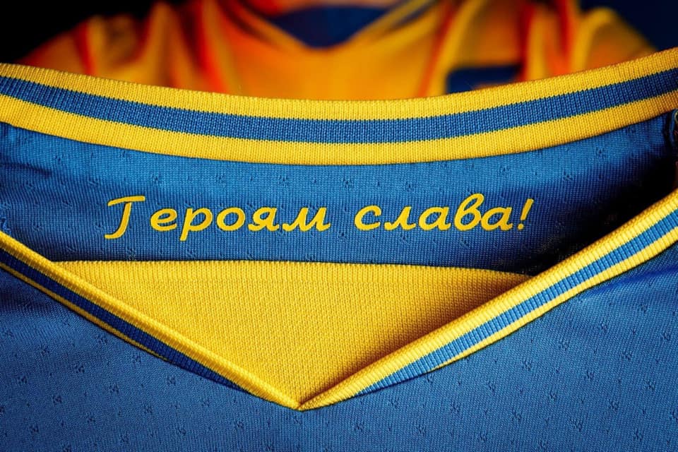 Бутусов: Україна не має виконувати заборону УЄФА щодо надпису "Героям Слава!" на формі збірної
