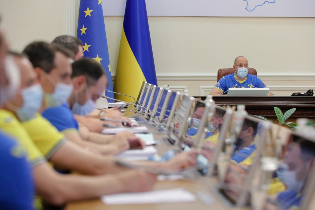 Міністри прийшли на засідання Кабміну в футболках збірної України. ФОТО, ВІДЕО