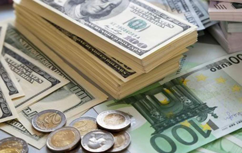 В Росії через "образу" на Захід визнали долар, євро та британський фунт ненадійними валютами