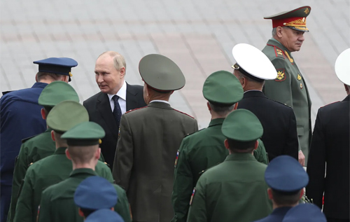 Після провалів в Україні Путін відсунув від себе Шойгу і радиться напряму з командувачами, – ЗМІ
