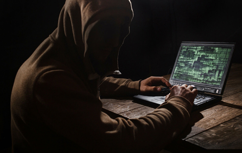 Хакери, прикинувшись дівчатами, виманили у окупантів фото з військової бази під Мелітополем: ЗСУ її знищили