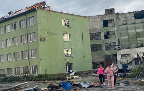 Буря на Сумщині зруйнувала будинки та залізничне полотно: одна людина загинула, восьмеро отримали поранення