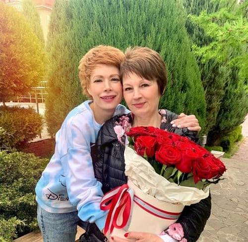 Ведуча Олена-Крістіна Лебідь вперше зустрілася з мамою, яка 7 місяців провела в окупації