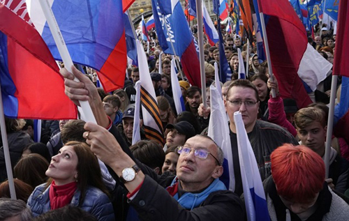 Війну з Україною підтримують 71% росіян, половина хочуть переговорів, – опитування