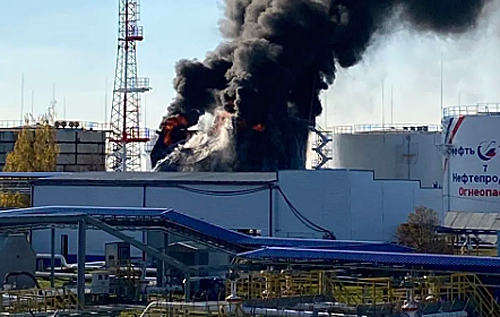 У Бєлгородській області знову "бавовна": снаряд поцілив у нафтобазу, спалахнула пожежа