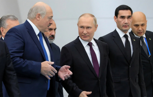 Лукашенко опинився під сильним тиском: політолог пояснив, що стоїть за метаннями керівництва Білорусі