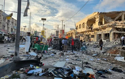 У Сомалі вибухнули два заміновані авто: в результаті теракту 100 людей загинули, 300 поранені. ВІДЕО