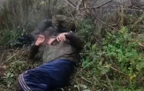 Солдат РФ вирішив підірвати українських бійців і поплатився життям: відео захоплення в полон. 18+
