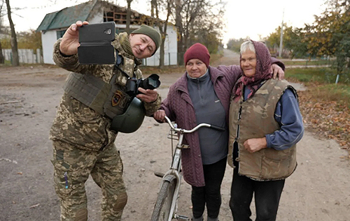 Відступ окупантів на Херсонщині – ще одне приниження для РФ, але війна далека від завершення, – Sky News