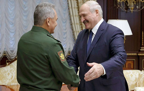 Під час зустрічі з Шойгу Лукашенко зізнався, що армія його країни діє разом із ЗС РФ як єдине угруповання