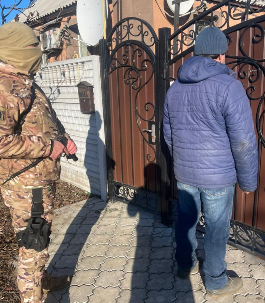 СБУ затримала "енергетика" окупантів, який знеструмив частину Донеччини і направив електрику до баз агресора