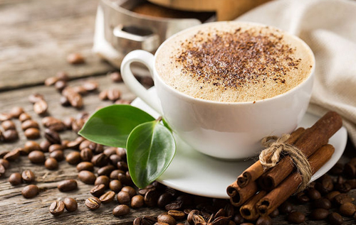 Додавання кориці до кави допомагає контролювати цукор у крові та апетит