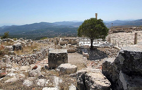У Туреччині знайшли давню гробницю із цвяхами від "неспокійного мерця"