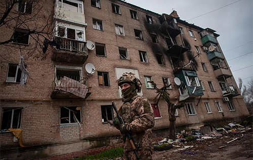 "Штурмові групи засилають одночасно з різних боків": журналіст розповів про тяжкі бої за Соледар і величезні втрати ворога. ВІДЕО