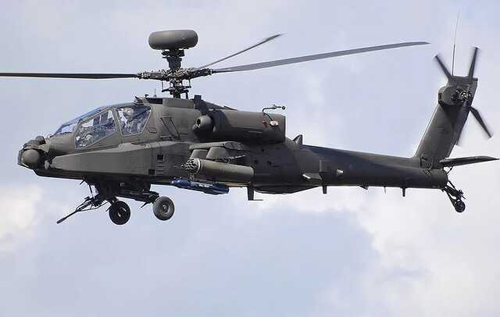 Не лише танки: Велика Британія відправить в Україну гелікоптери Apache та 30 САУ AS-90